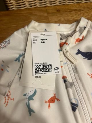 Conjunto mono bañador bebe H&M talla 98-104 cm.