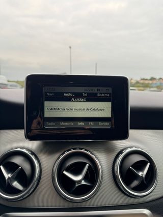 Mercedes-Benz GLA 2014