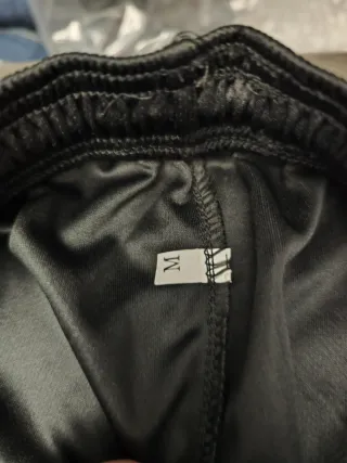 Pantalón deportivo negro