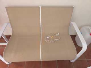 Conjunto de jardín beige y blanco