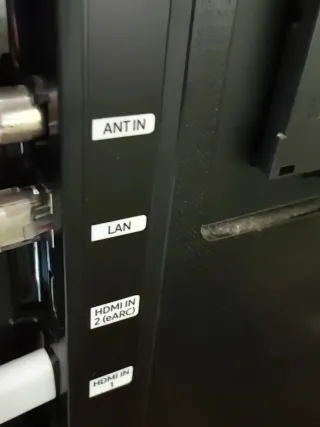 Samsung 43" 4K Crystal UHD (Impecable) + Mando