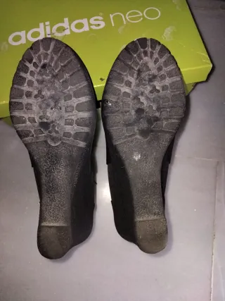 Botas de ante con cuña negras