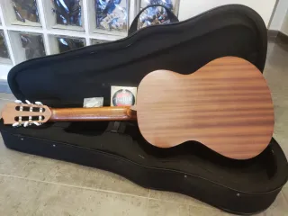 Guitarra Alhambra Z Nature + Extras