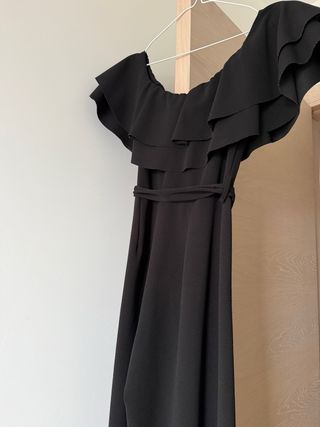 Mono fiesta negro con volantes