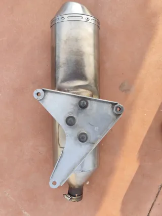 Escape LeoVince 4 Road Aprilia Atlantic / Arrecife