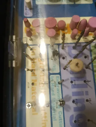 Amoladora Eléctrica Kraft con Accesorios