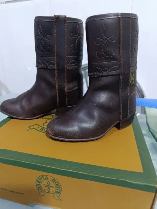 Botas camperas de cuero marrón
