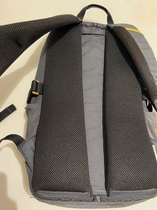 Mochila Quechua Negra y Gris