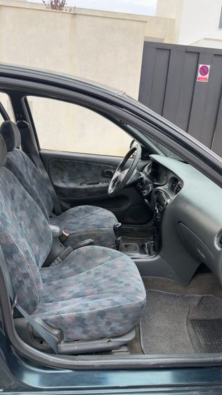 Hyundai Lantra 1.6i impecable