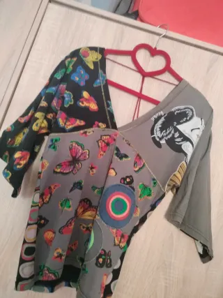 Camiseta Desigualestilo Kimono Mariposas japones