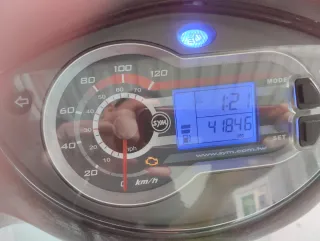 Moto Scooter SYM Negra 125 CC