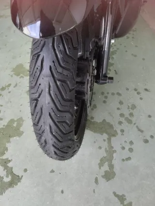 Moto Scooter SYM Negra 125 CC