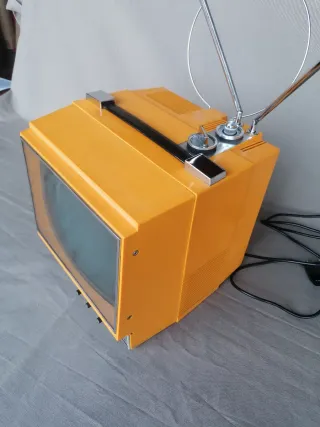 Televisor INTER 9" Portátil con BOLSA original