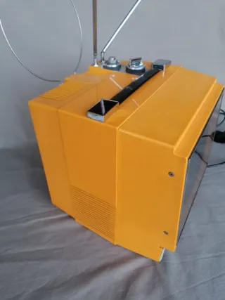 Televisor INTER 9" Portátil con BOLSA original