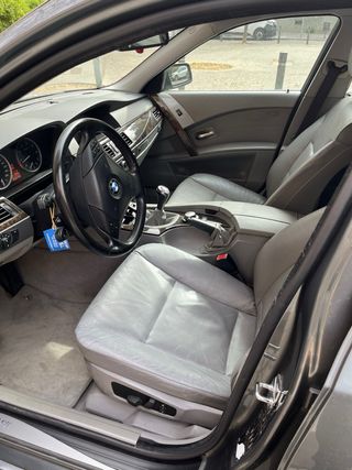 BMW E60 545i 333cv v8 manual