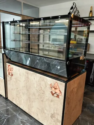 Vitrina expositora refrigerada