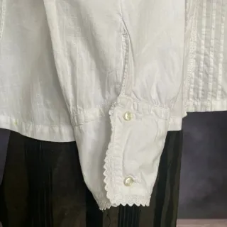 Blusa antigua festoneada Talla L