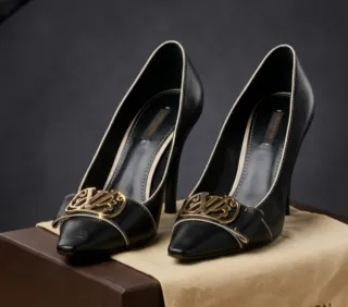 Décolleté Louis Vuitton Nere e Oro