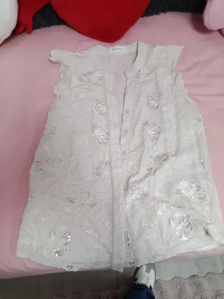 Camisa beige bordada con lentejuelas Talla S