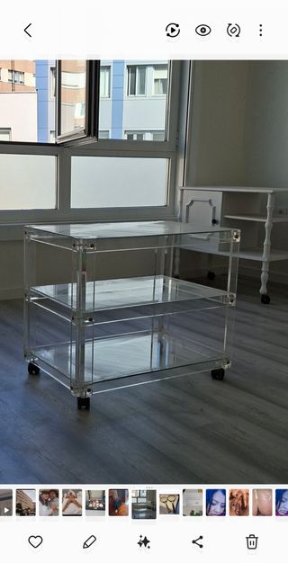 Mesa auxiliar de metacrilato y cristal