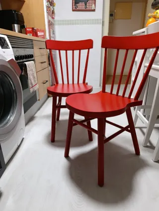Sillas vintage rojas de madera (2 unidades)