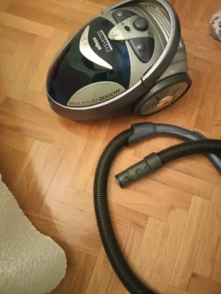 Aspiradora Ufesa Cyclotron Power Plus