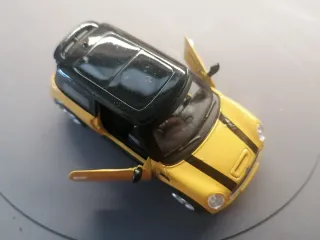 Coches MINI 1:36 y 1:32