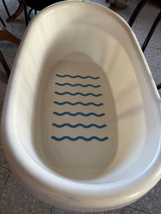 Bañera bebé con diseño de olas
