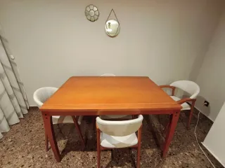 Mesa comedor y 4 sillones madera