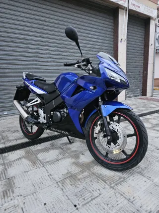 Honda 125 cbr