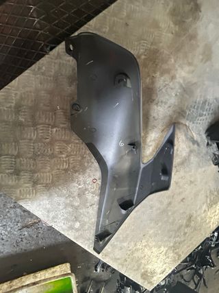 Tapa deposito izq Ktm Duke 125 2022