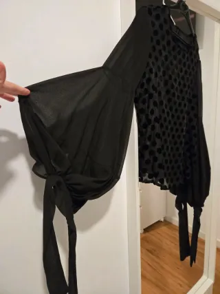 Blusa Mango plumeti negra Talla S