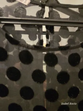 Blusa Mango plumeti negra Talla S