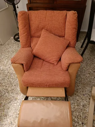 Sofá reclinable tela y piel