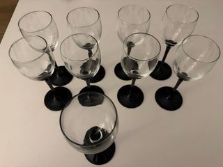 Lote vasos y copas transparentes y negras