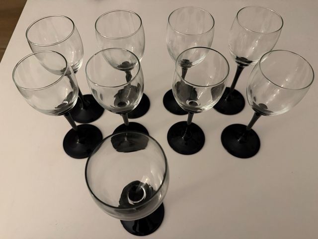 Lote vasos y copas transparentes y negras