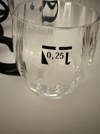 Lote vasos y copas transparentes y negras