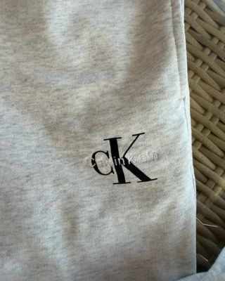 Pantalón Calvin Klein Gris