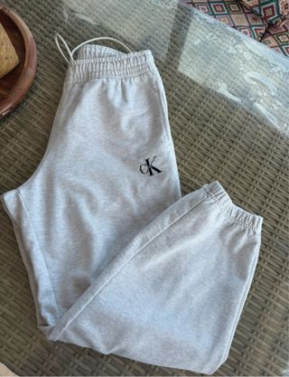Pantalón Calvin Klein Gris
