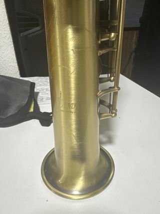Saxofón Soprano Dorado