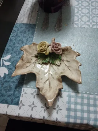 Adorno Capodimonte Hoja con Flores