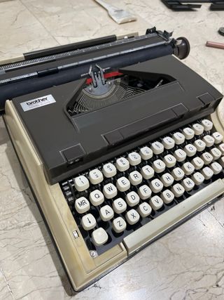 Máquina de escribir Brother XL 1012