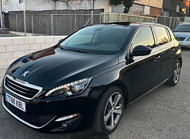 Peugeot 308 2017 - foto 1