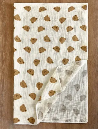 Cesta y accesorios bebé oso