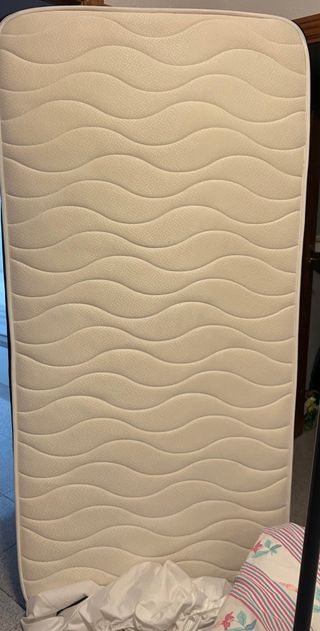 Cama individual con colchón 60€