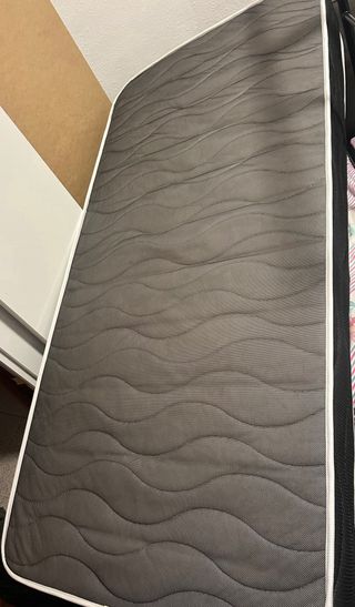 Cama individual con colchón 60€