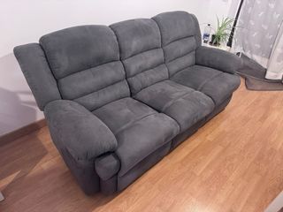 Sofá gris reclinable