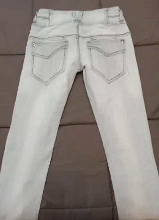 Pantalón vaquero Pull&Bear gris claro