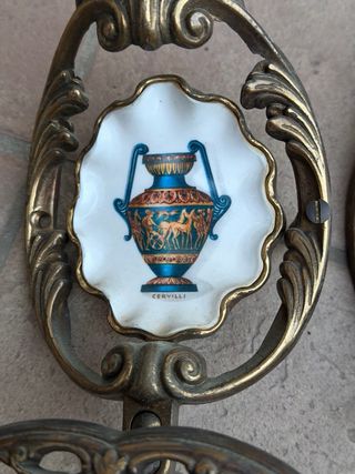 Appendiabiti in ottone con ceramica Cervilli