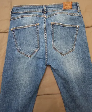 Pantalón vaquero Zara azul talla S